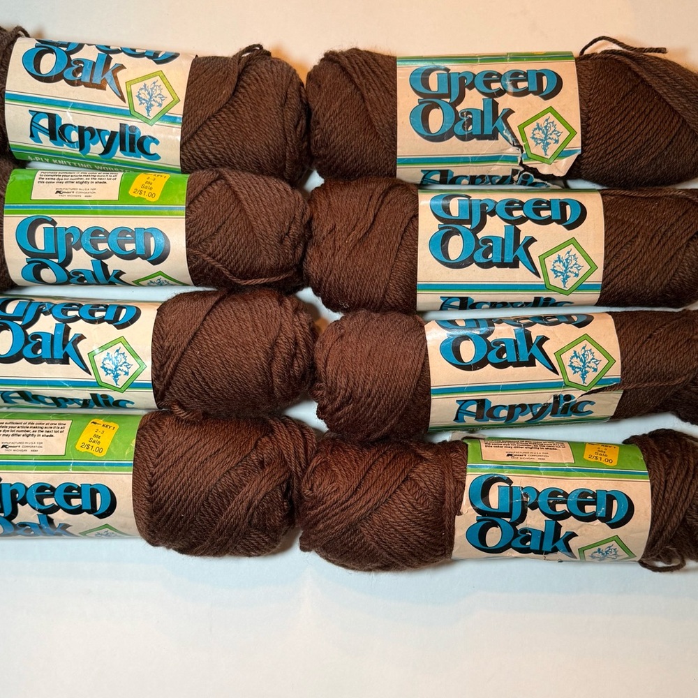 Green Oak Brown 100% Acrylic Yarn Vintage 4007 (8 count)